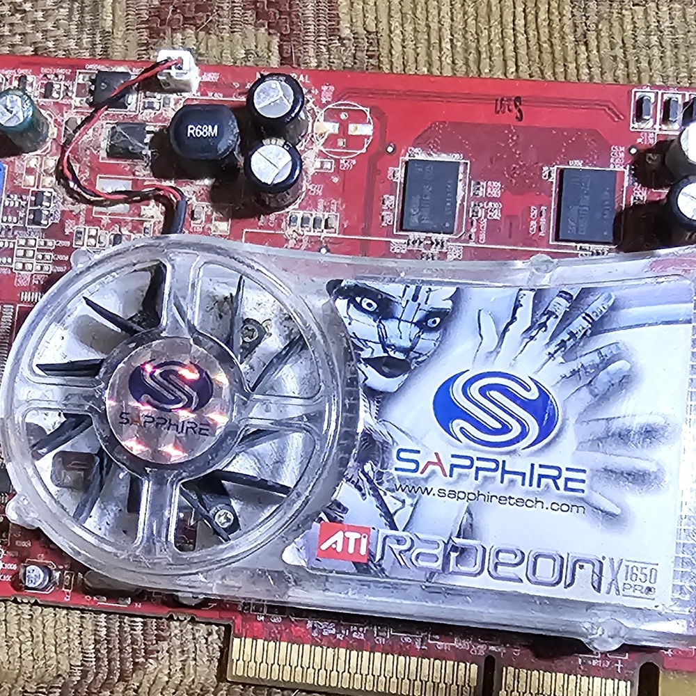 FireGL Graphics Card - Red - Picture 9 of 9